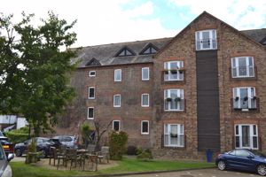 Main photo- click for photo gallery